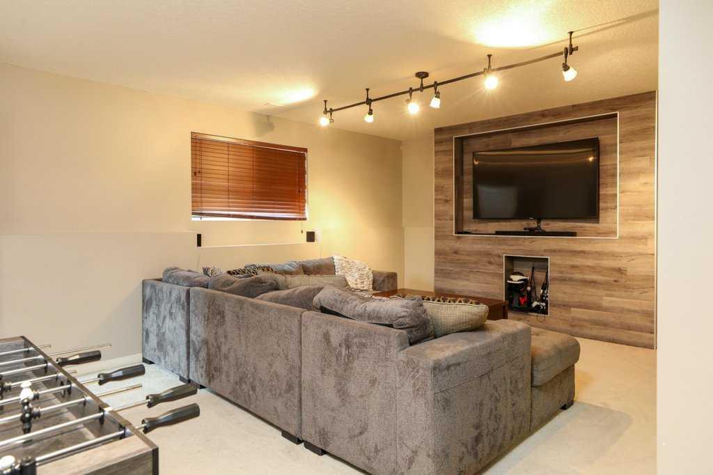 329 Grizzly Crescent N