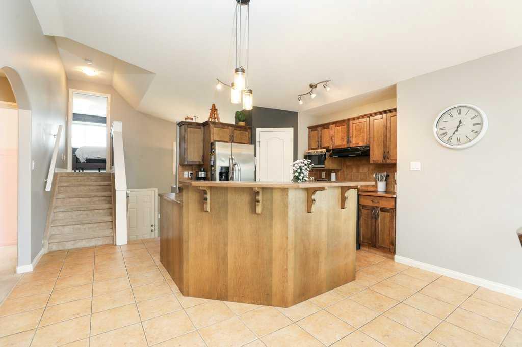 329 Grizzly Crescent N