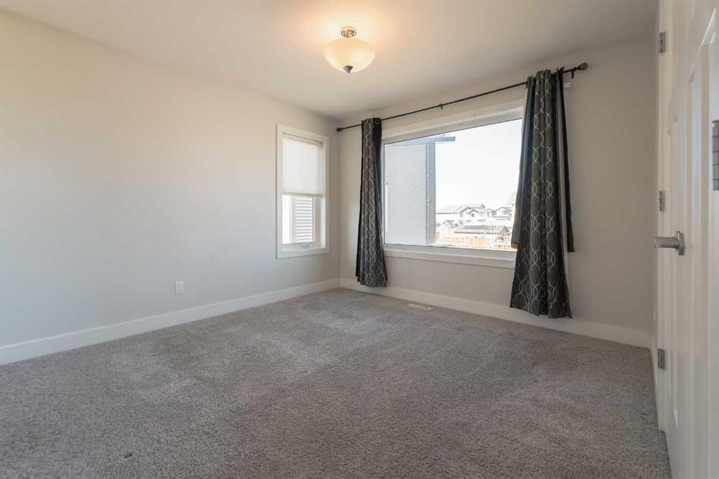 201 Grassland Boulevard W