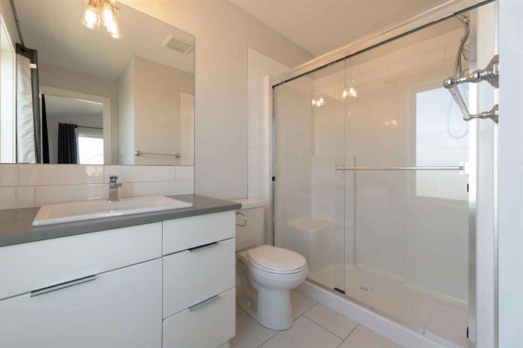 201 Grassland Boulevard W