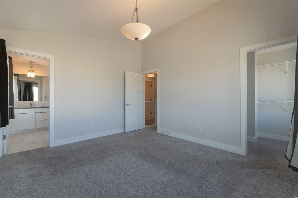 201 Grassland Boulevard W