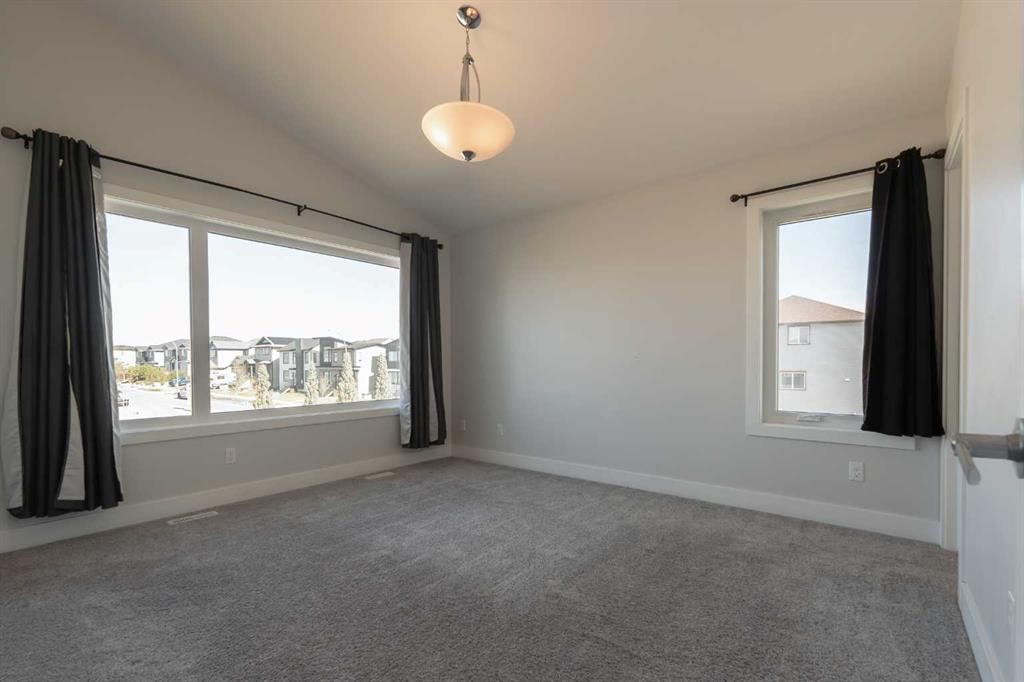 201 Grassland Boulevard W