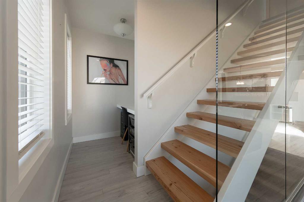 201 Grassland Boulevard W