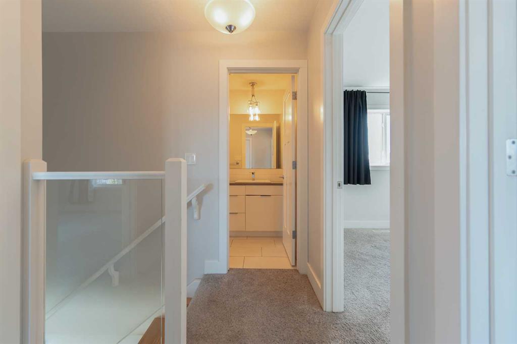 201 Grassland Boulevard W