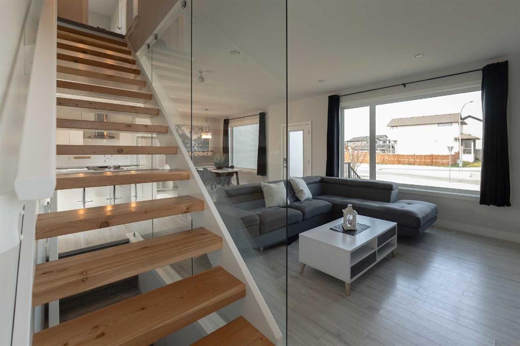 201 Grassland Boulevard W