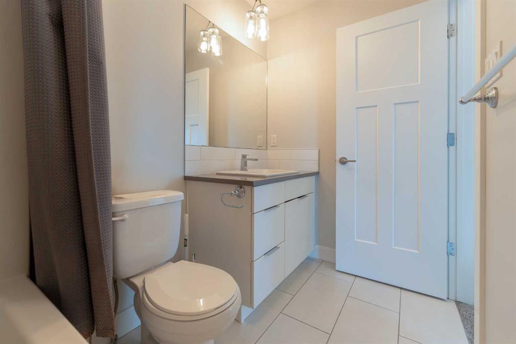 201 Grassland Boulevard W