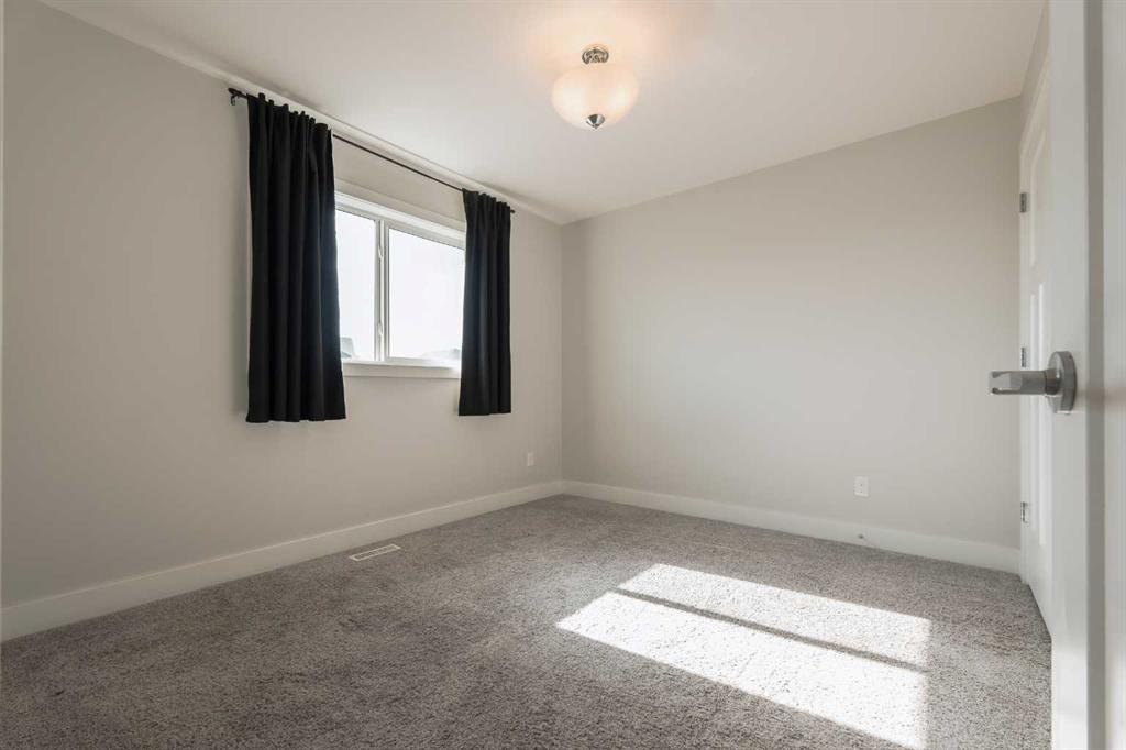 201 Grassland Boulevard W
