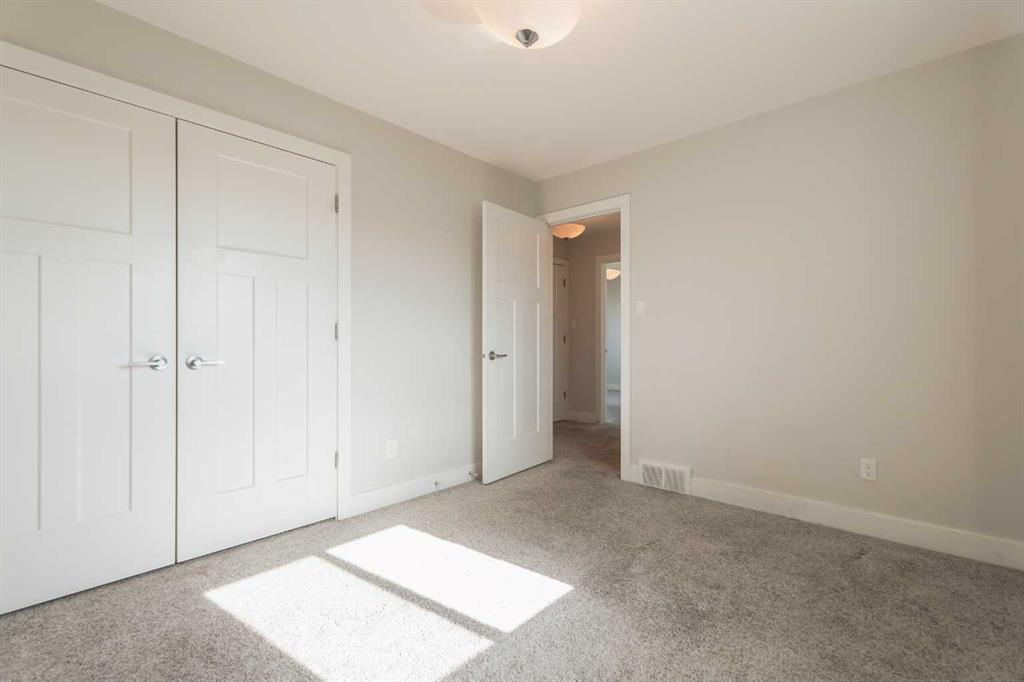 201 Grassland Boulevard W