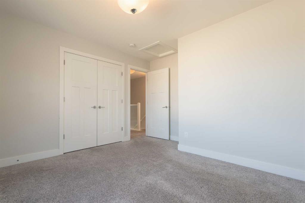 201 Grassland Boulevard W