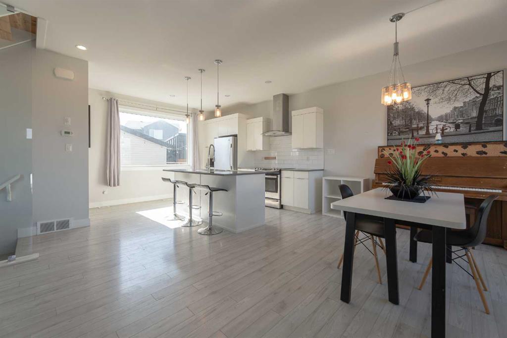 201 Grassland Boulevard W