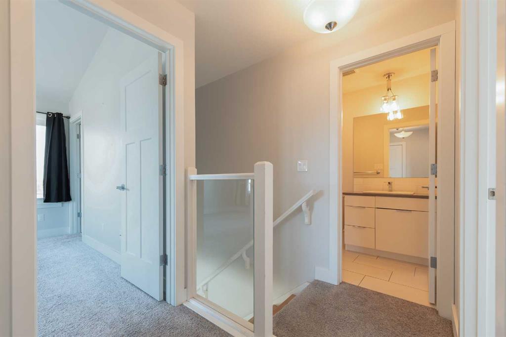 201 Grassland Boulevard W
