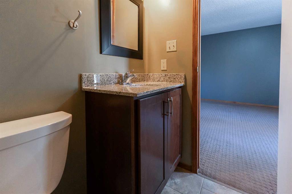 897 Red Crow Boulevard W