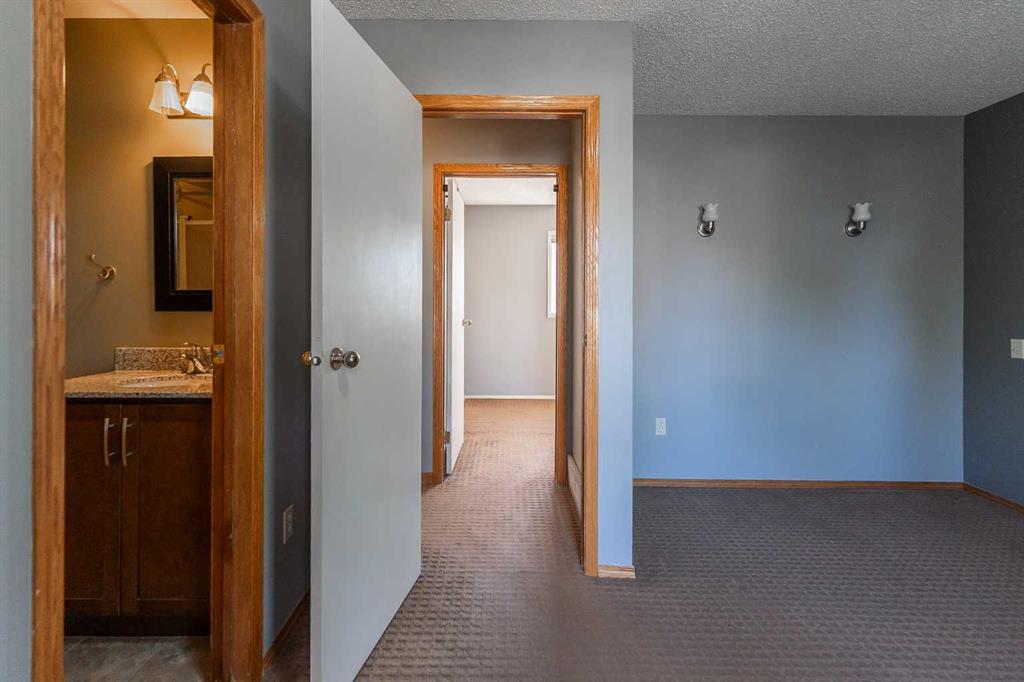 897 Red Crow Boulevard W