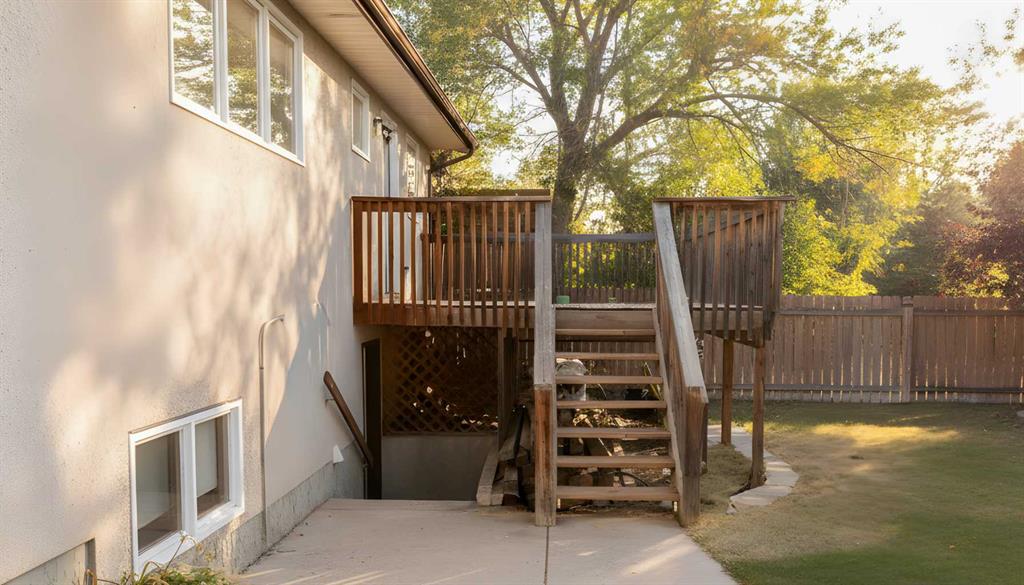 897 Red Crow Boulevard W