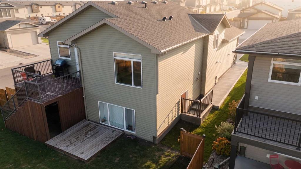 318 Lynx Road N