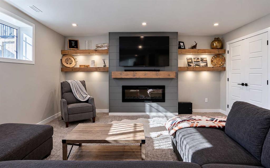 221 Lasalle Terrace W