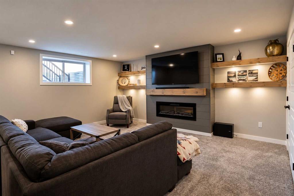 221 Lasalle Terrace W