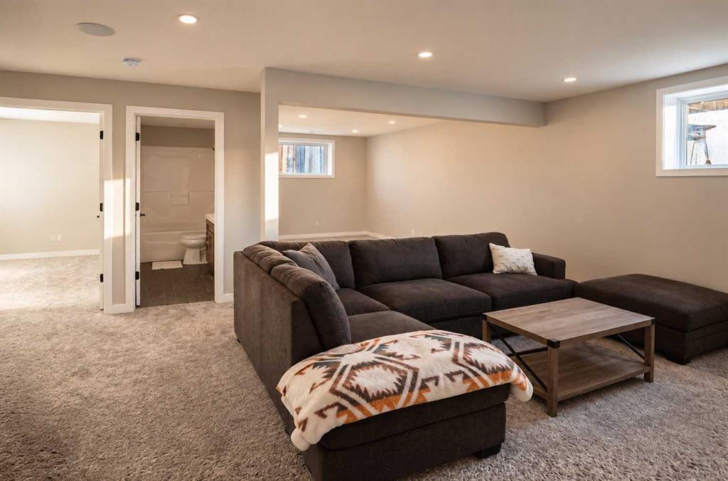 221 Lasalle Terrace W