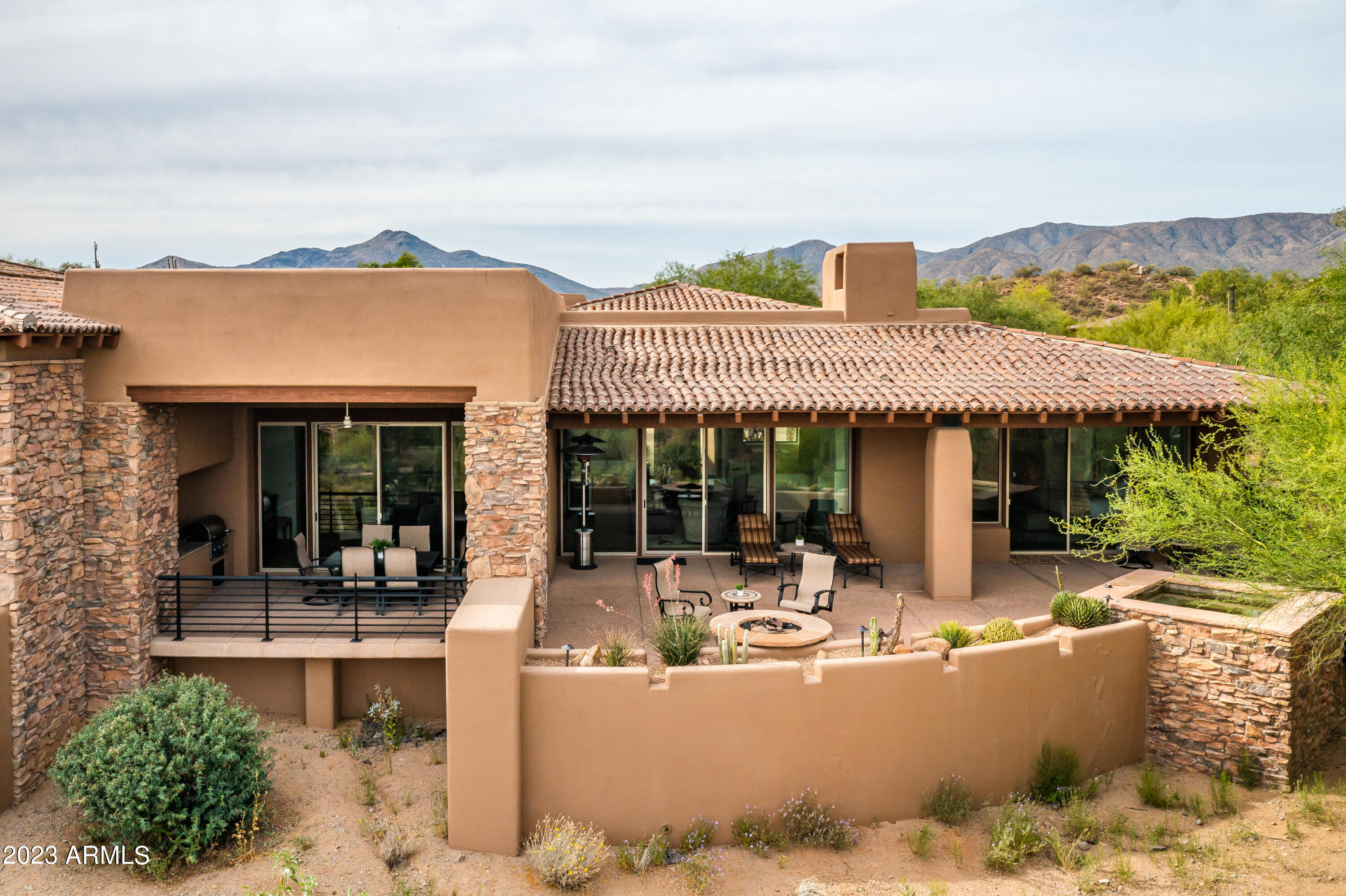 9921 E LOOKOUT MOUNTAIN Drive