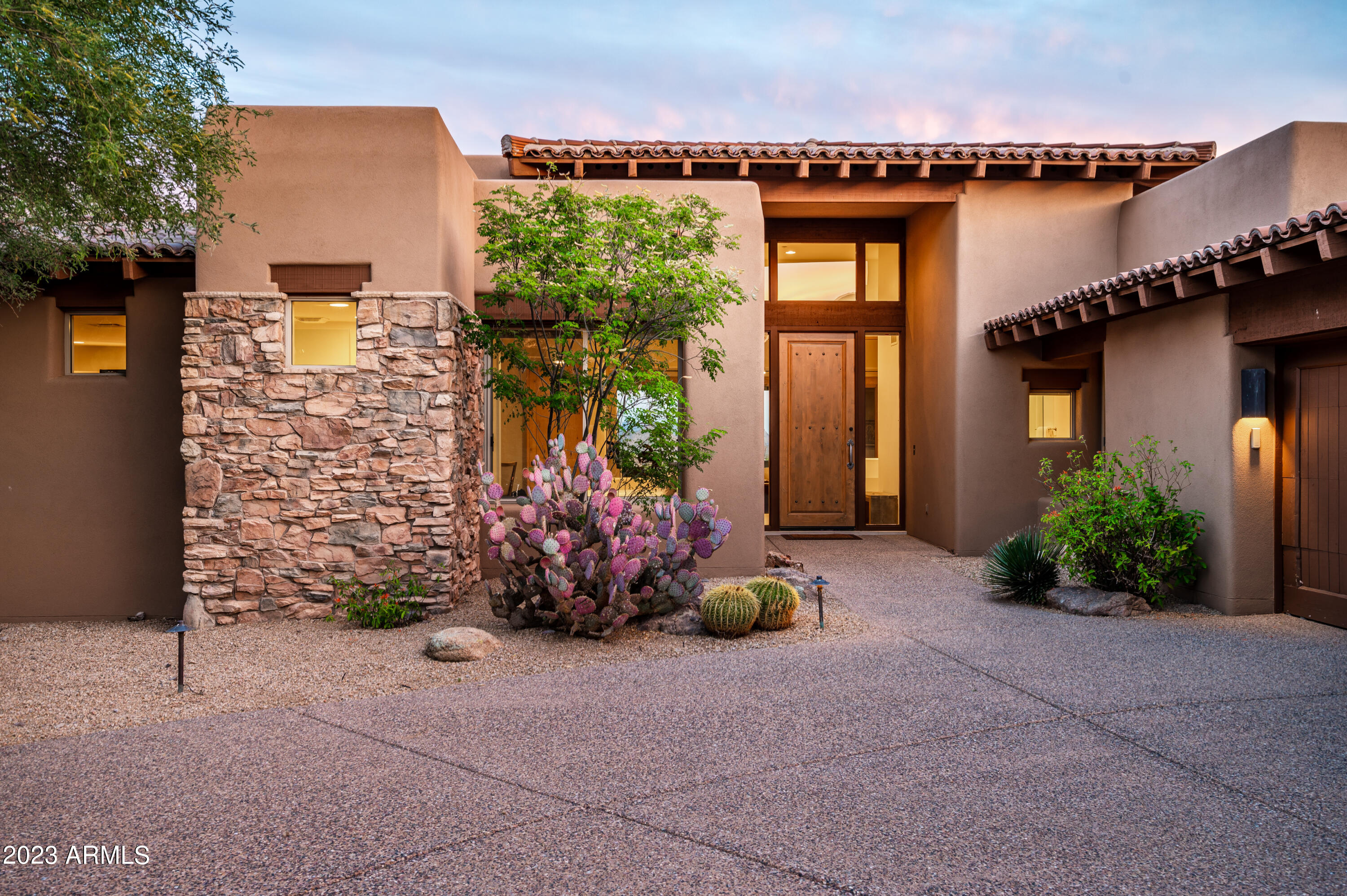 9921 E LOOKOUT MOUNTAIN Drive