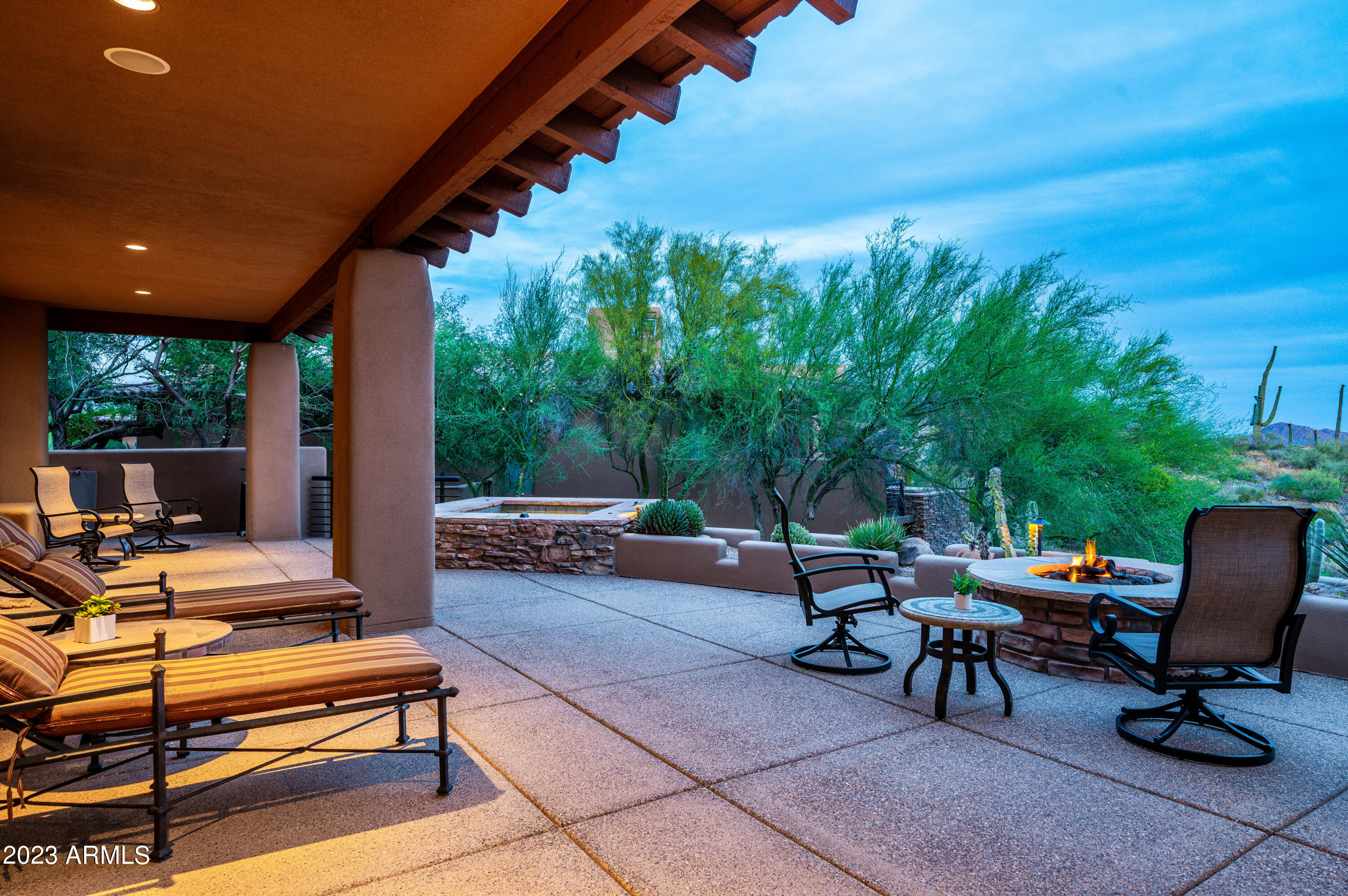 9921 E LOOKOUT MOUNTAIN Drive
