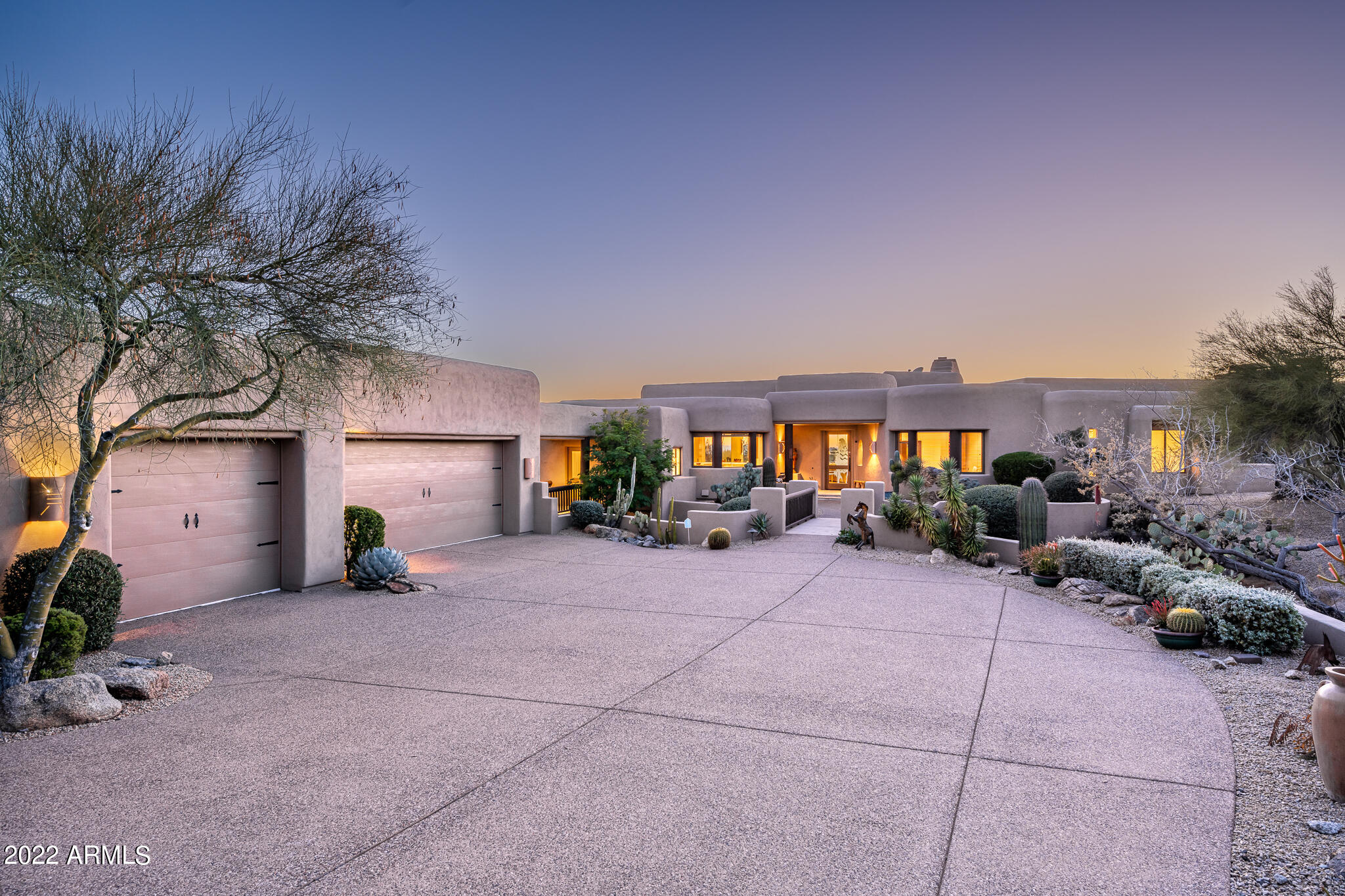 9765 E SKYLINE Court
