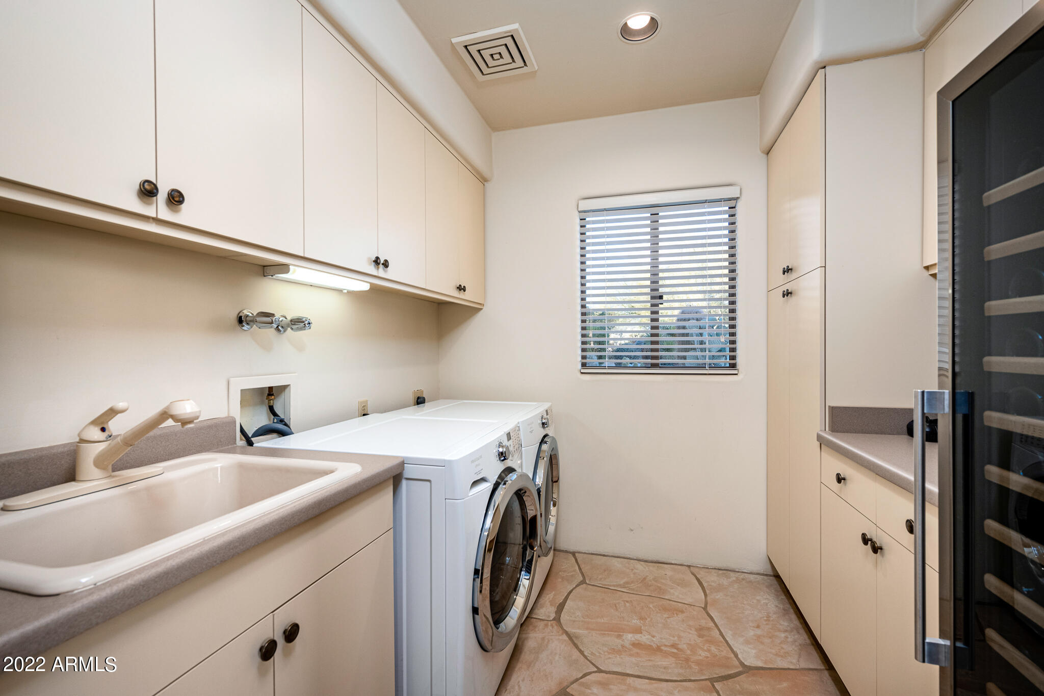9765 E SKYLINE Court