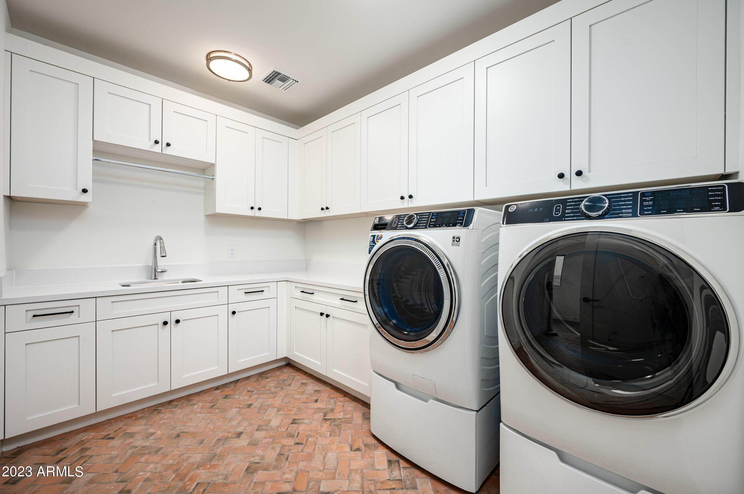37200 N CAVE CREEK Road Unit: 1035