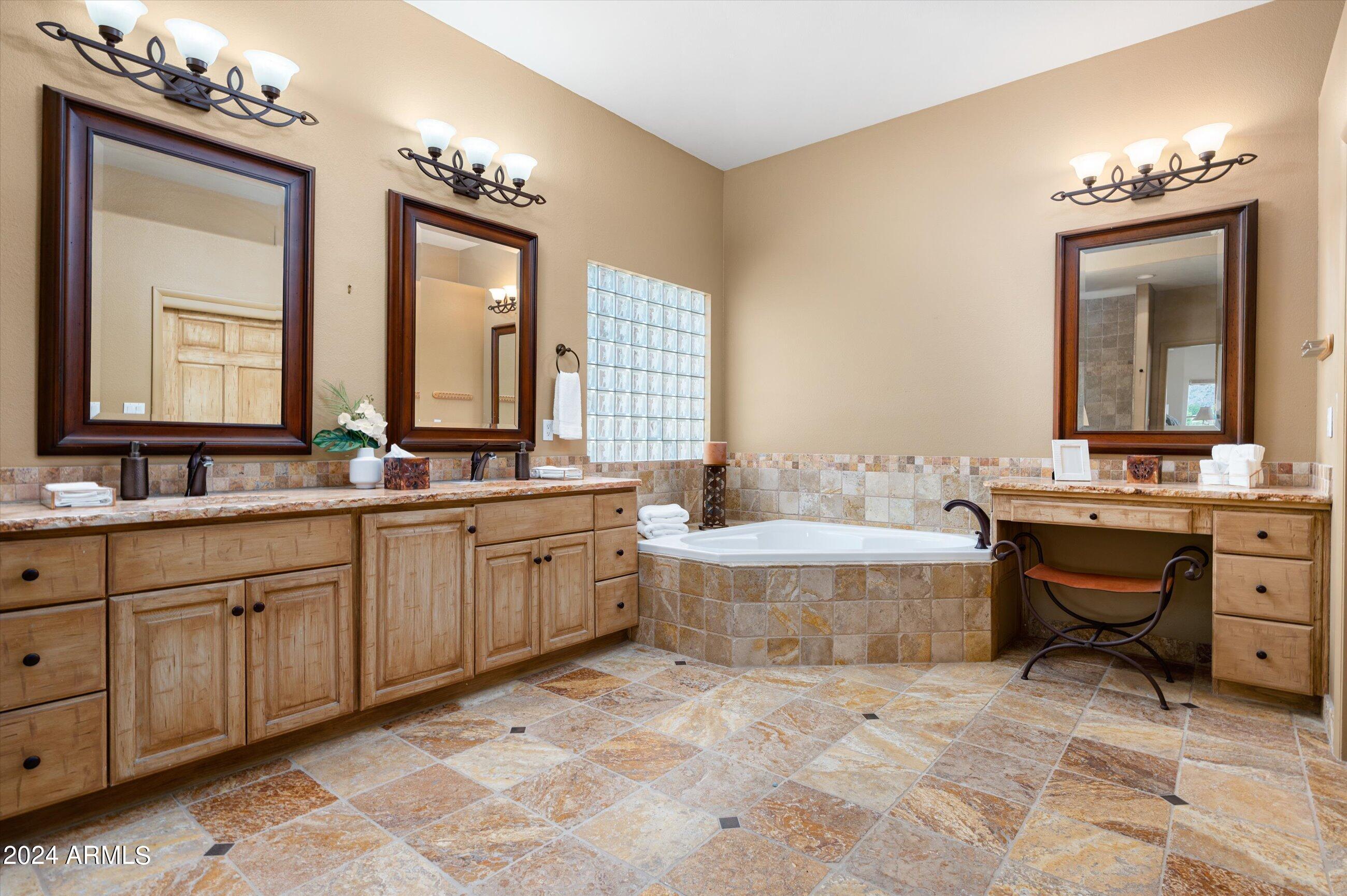 9802 E HIDDEN VALLEY Road