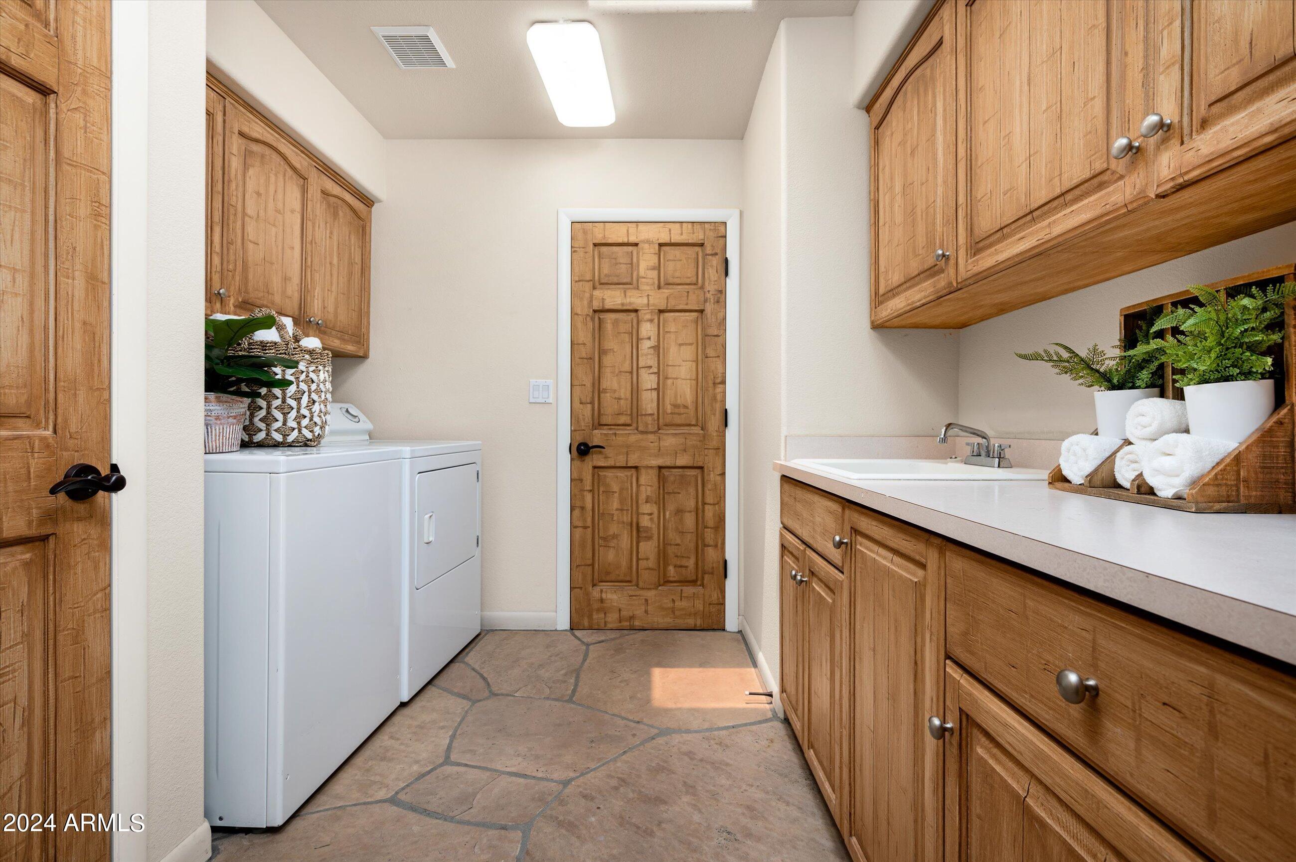 9802 E HIDDEN VALLEY Road