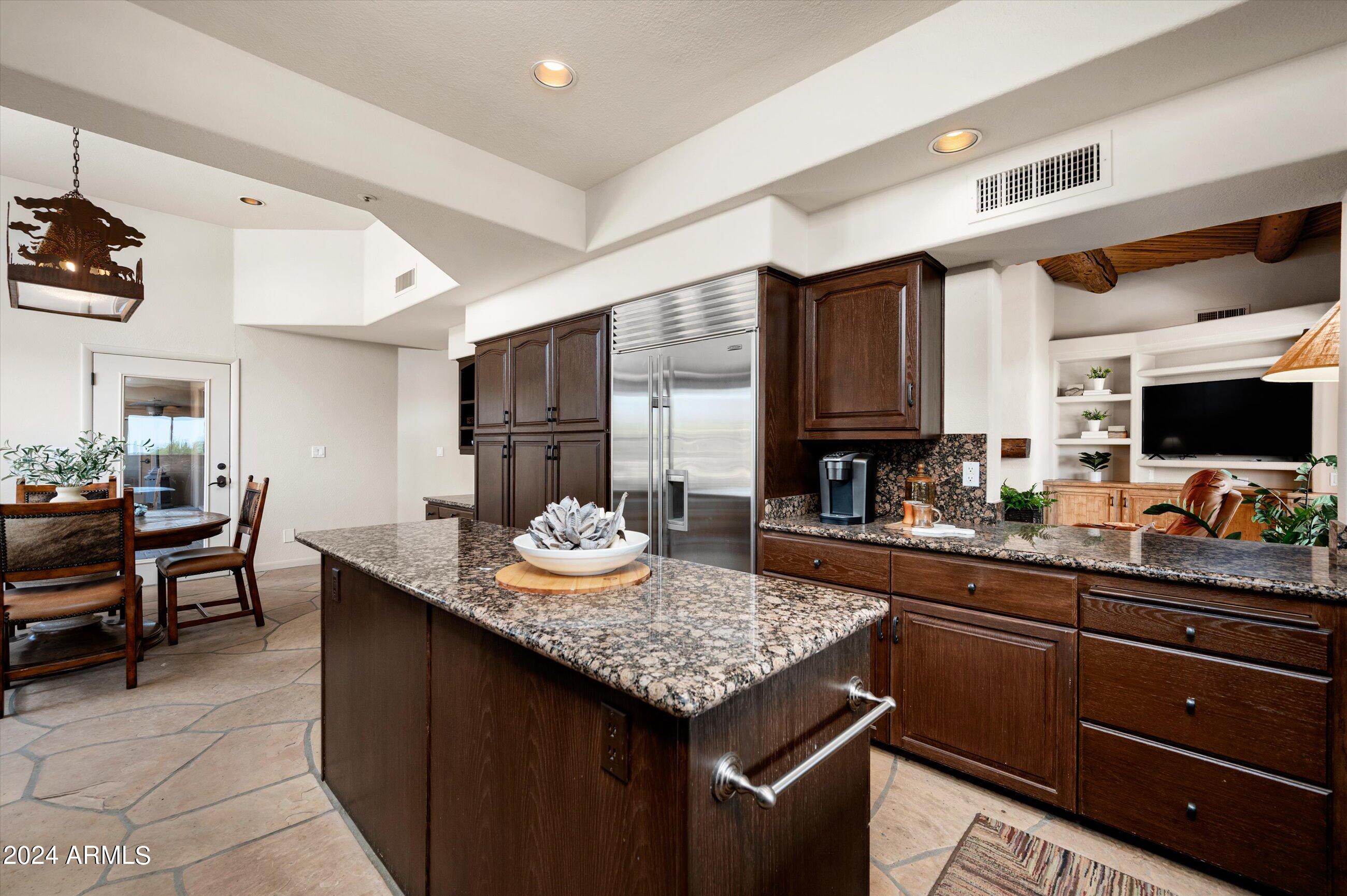 9802 E HIDDEN VALLEY Road