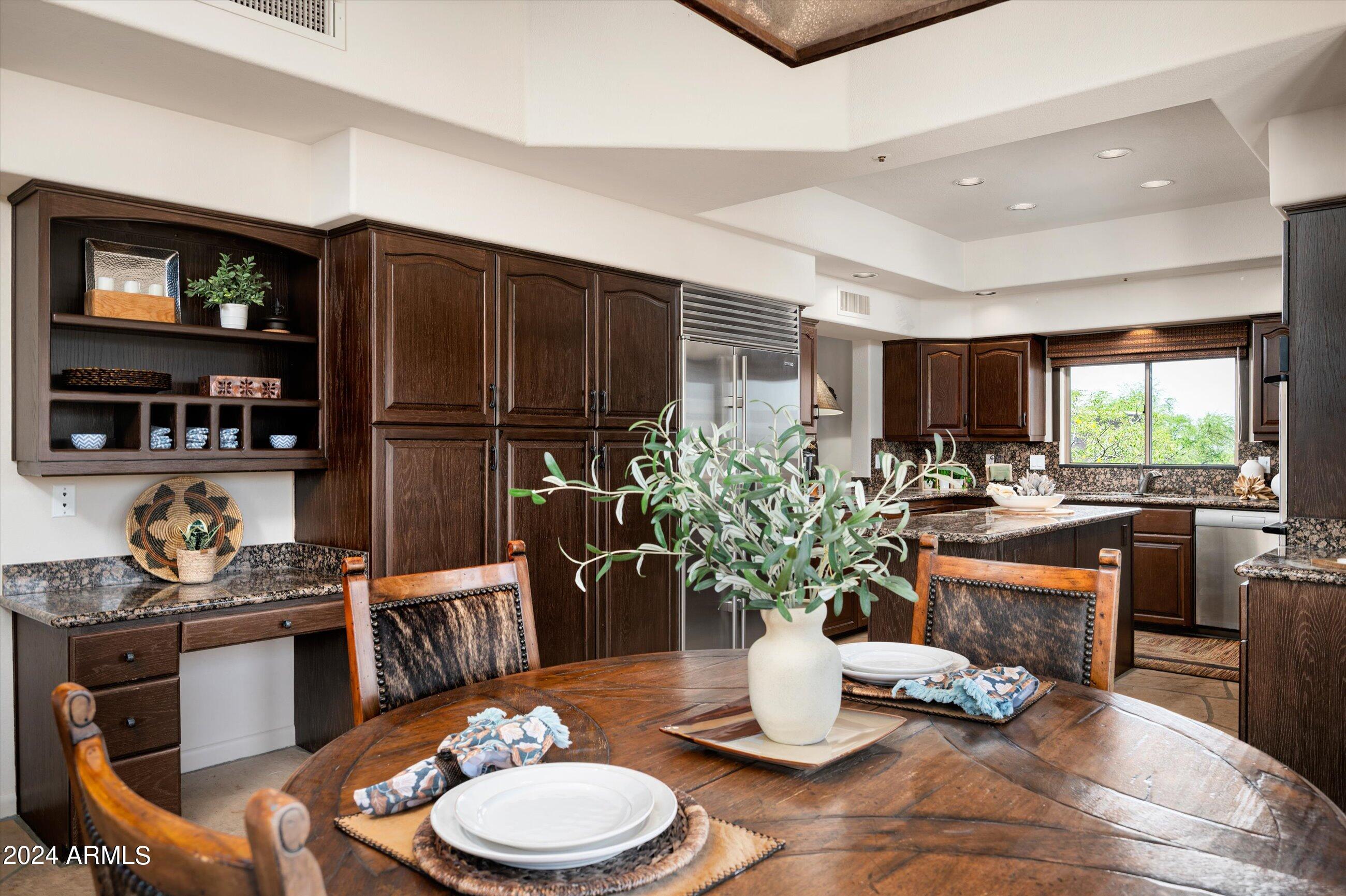 9802 E HIDDEN VALLEY Road