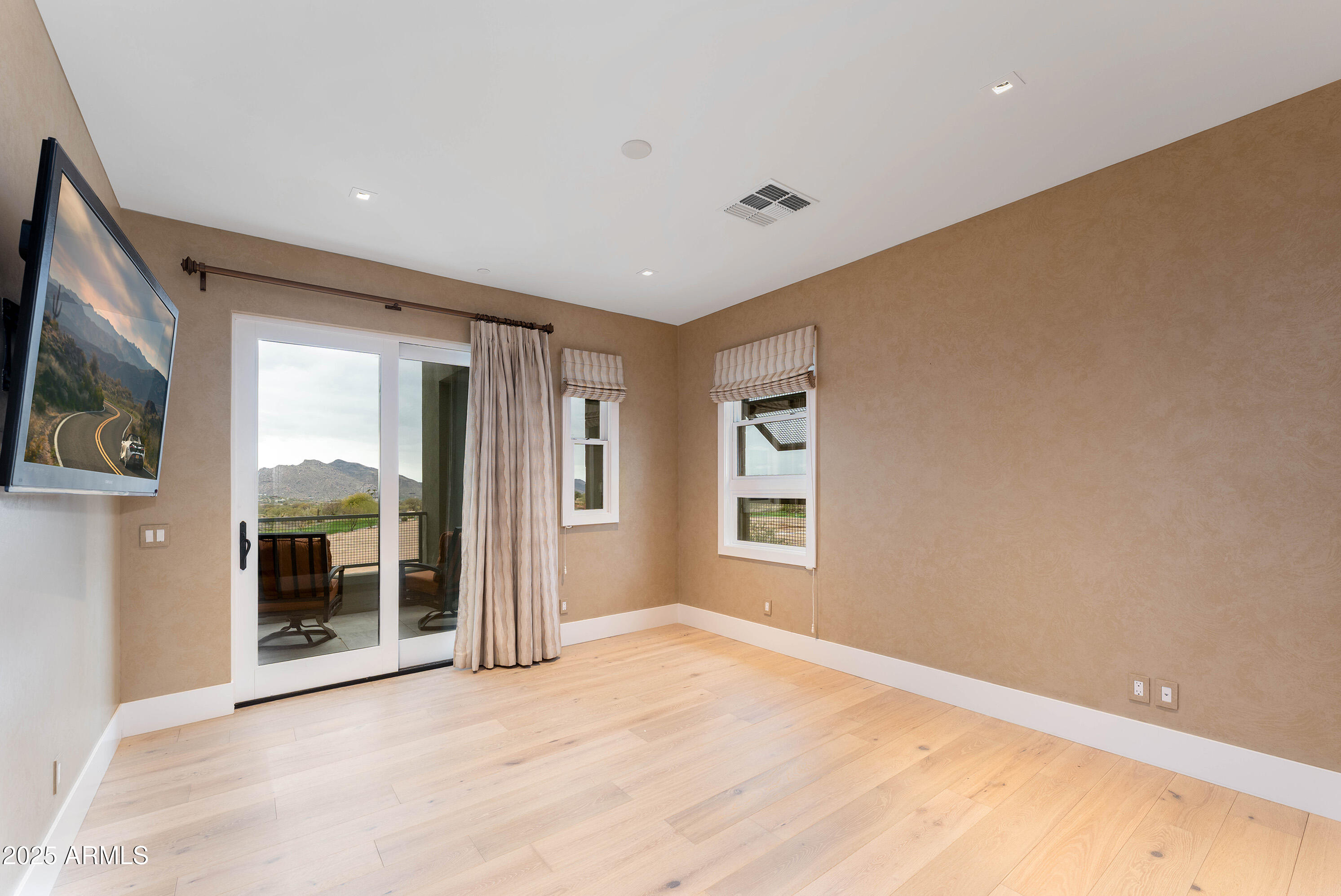 37200 N CAVE CREEK Road # 2127
