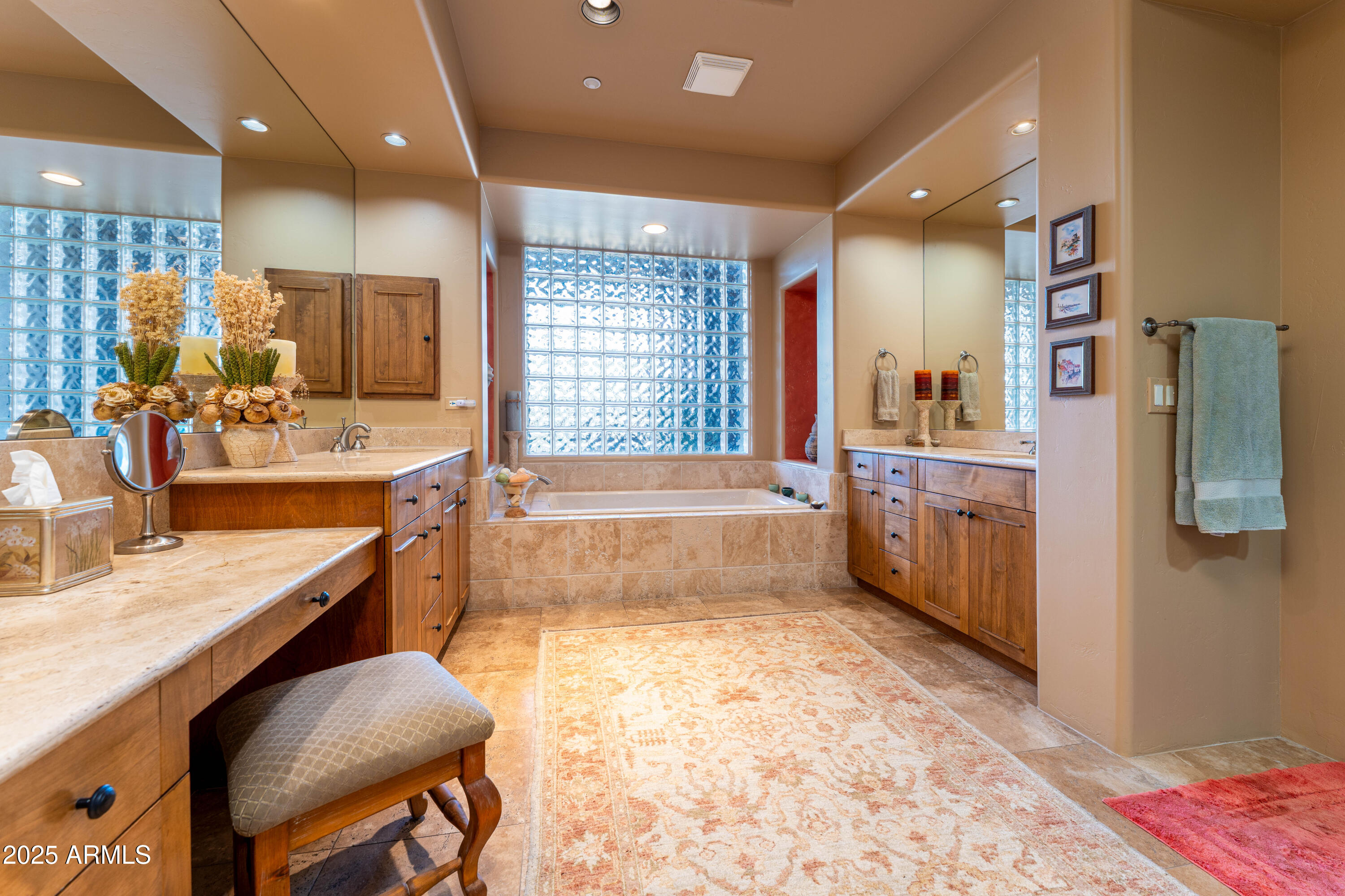 9810 E FORGOTTEN HILLS Drive