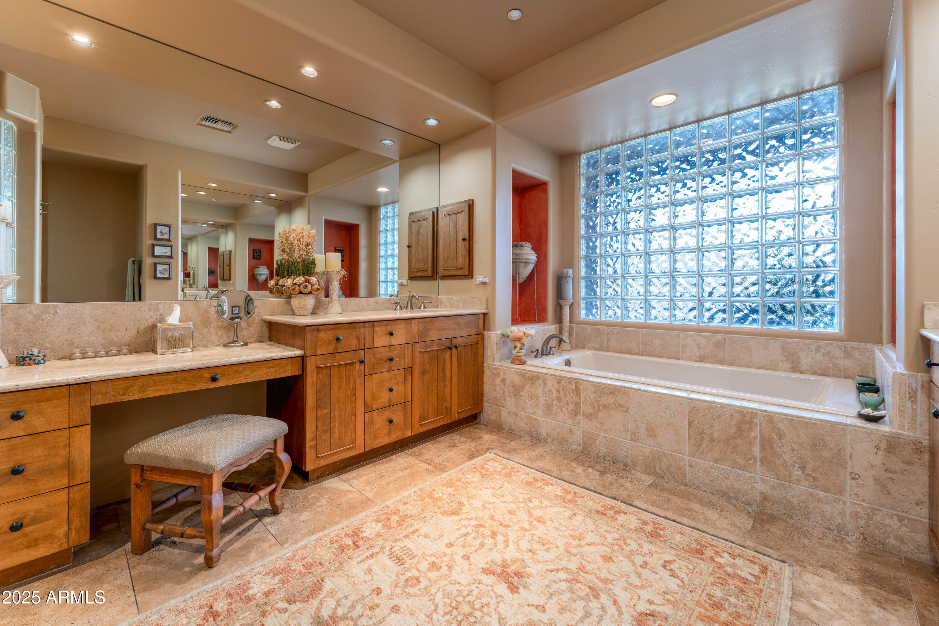 9810 E FORGOTTEN HILLS Drive