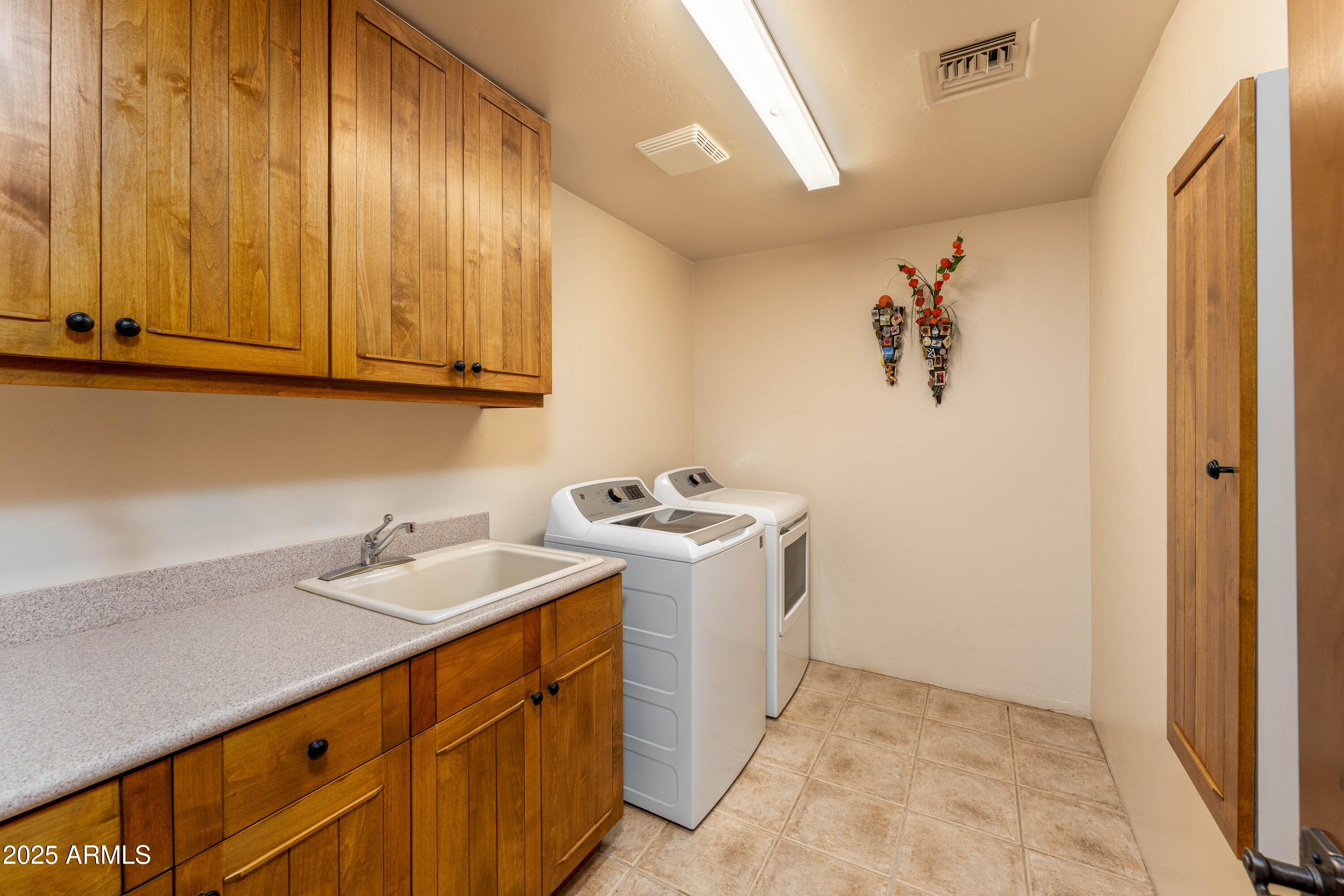 9810 E FORGOTTEN HILLS Drive