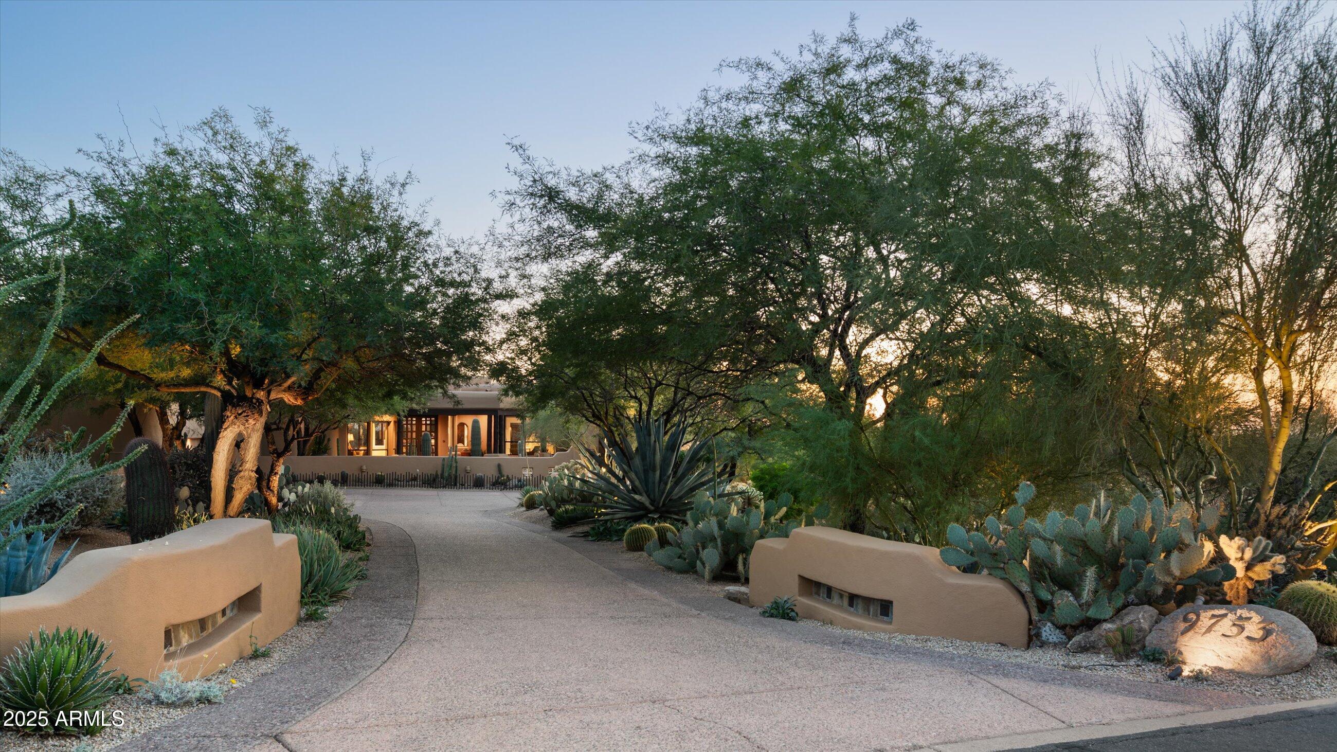 9753 E SUNDANCE Trail