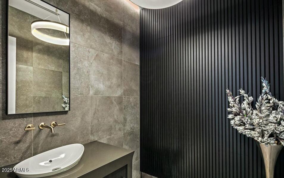 4880 E LONE MOUNTAIN Road N