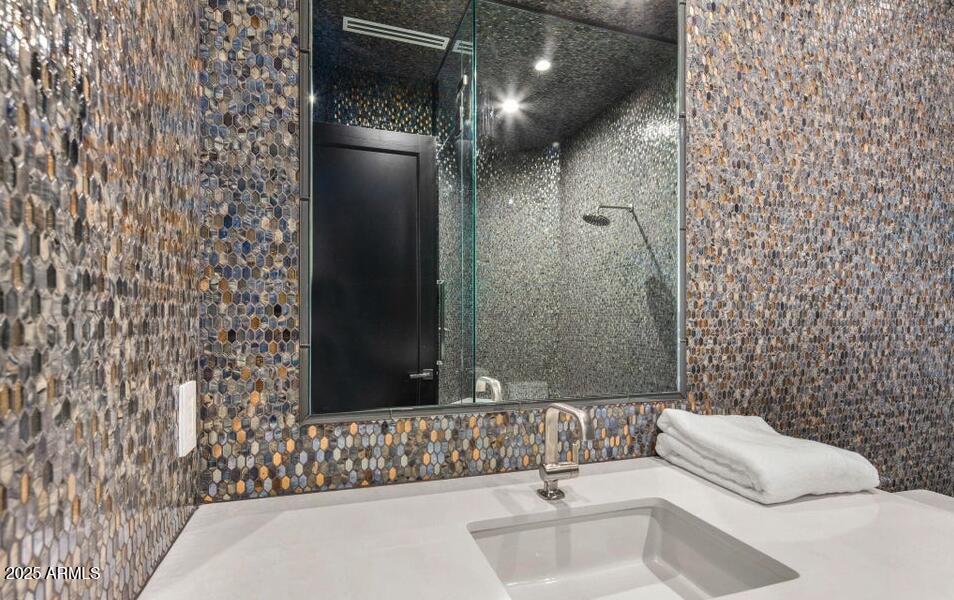 4880 E LONE MOUNTAIN Road N