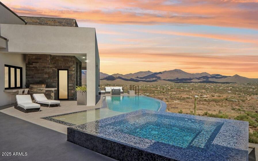 4880 E LONE MOUNTAIN Road N