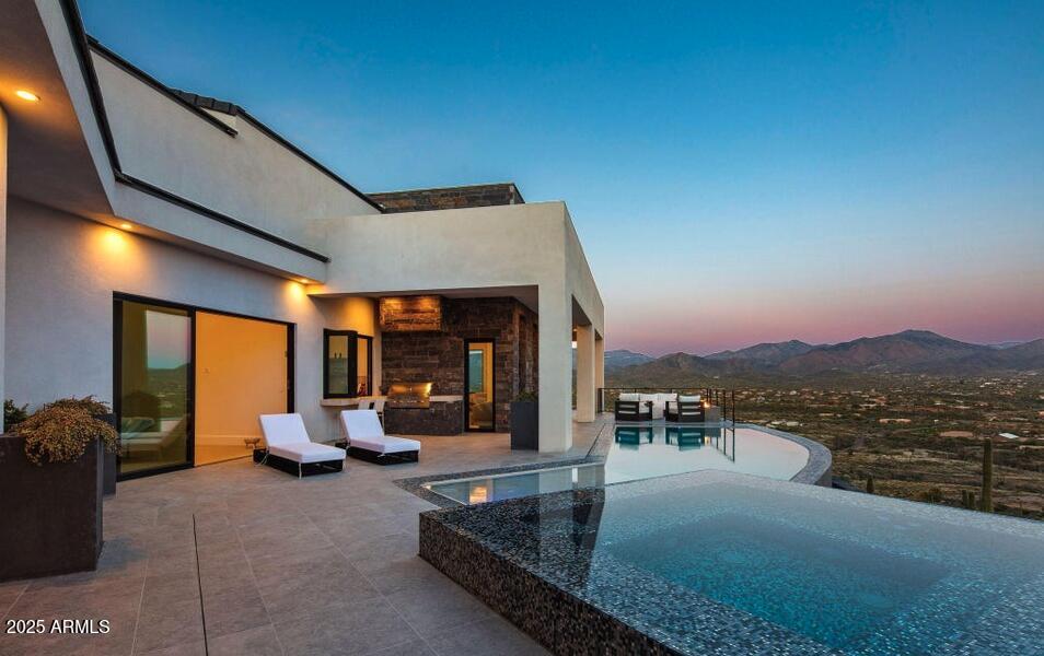 4880 E LONE MOUNTAIN Road N