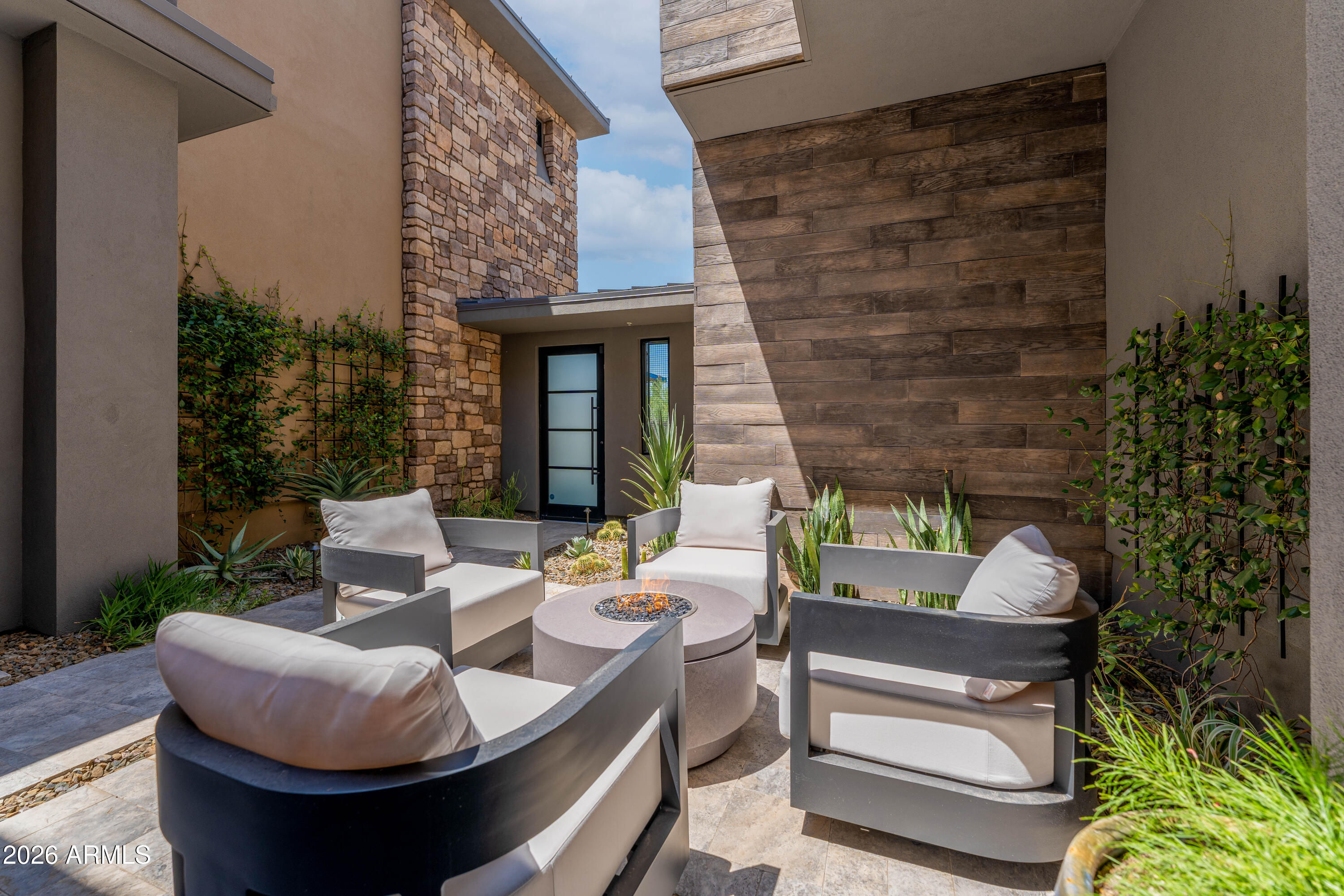 37200 N CAVE CREEK Road 1123