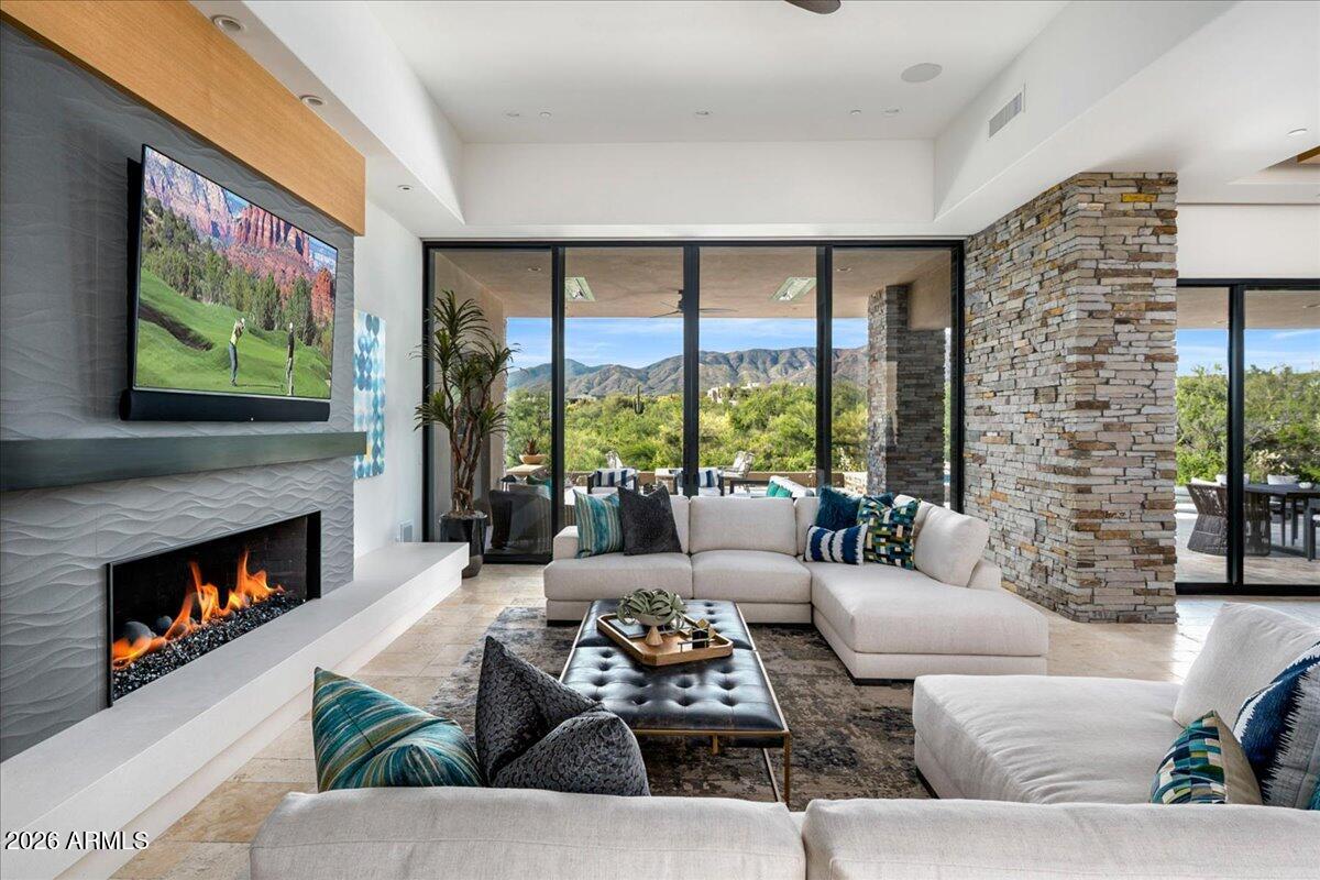 10332 E FILAREE Lane