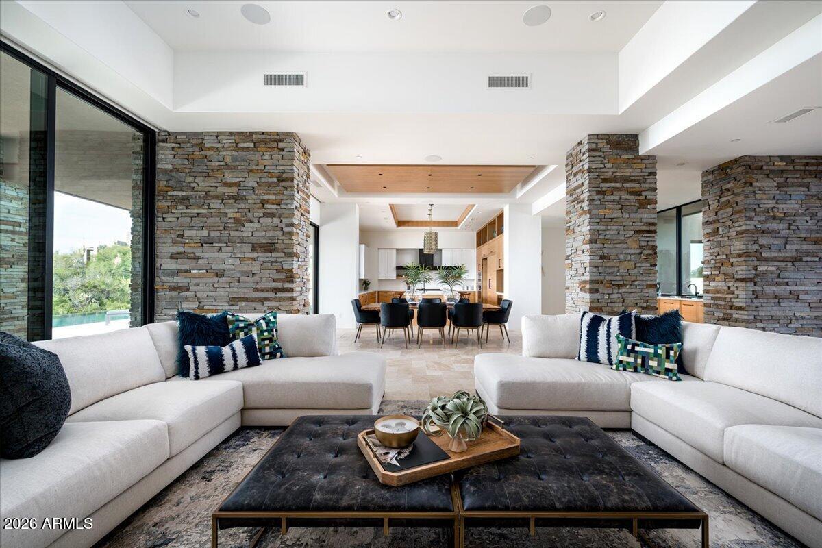 10332 E FILAREE Lane