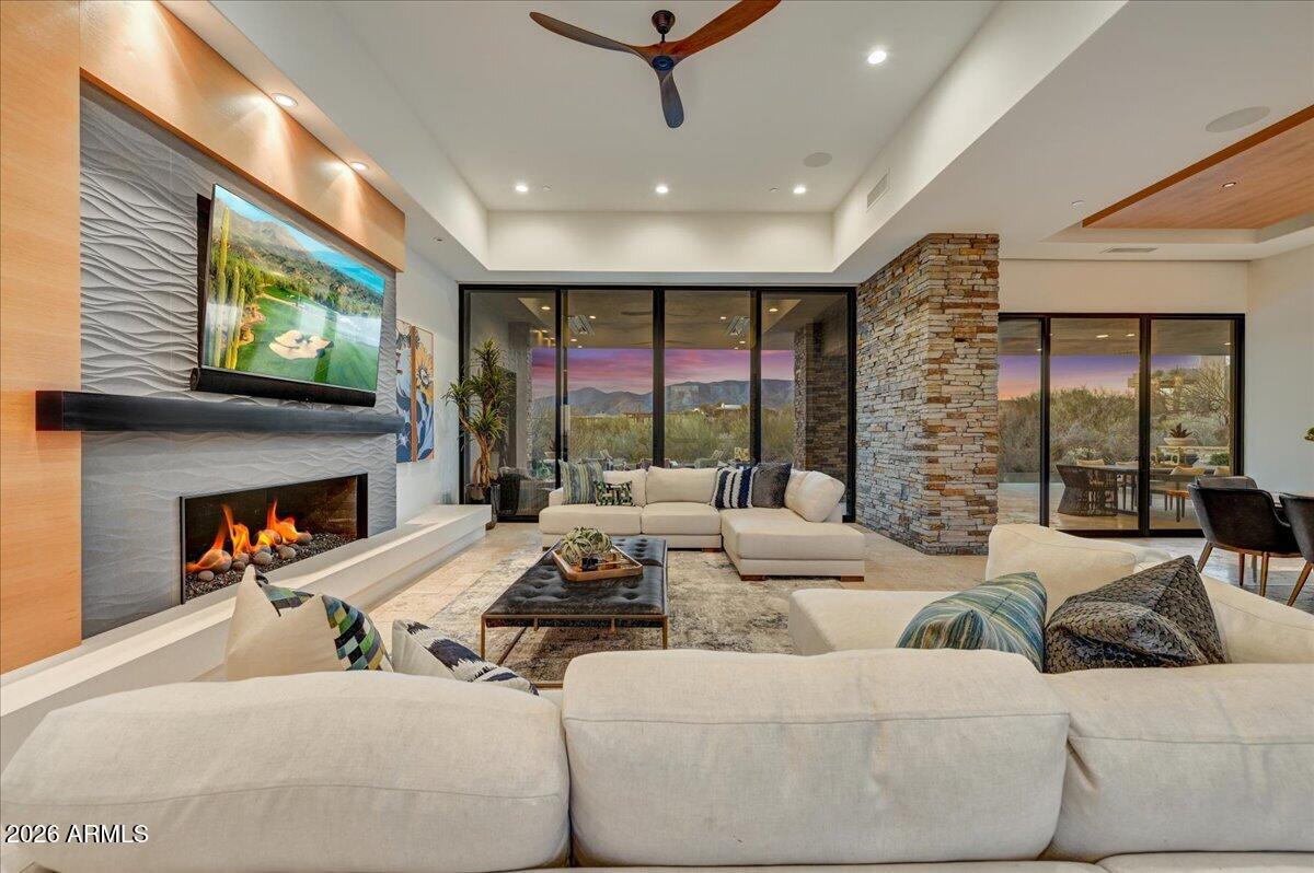 10332 E FILAREE Lane