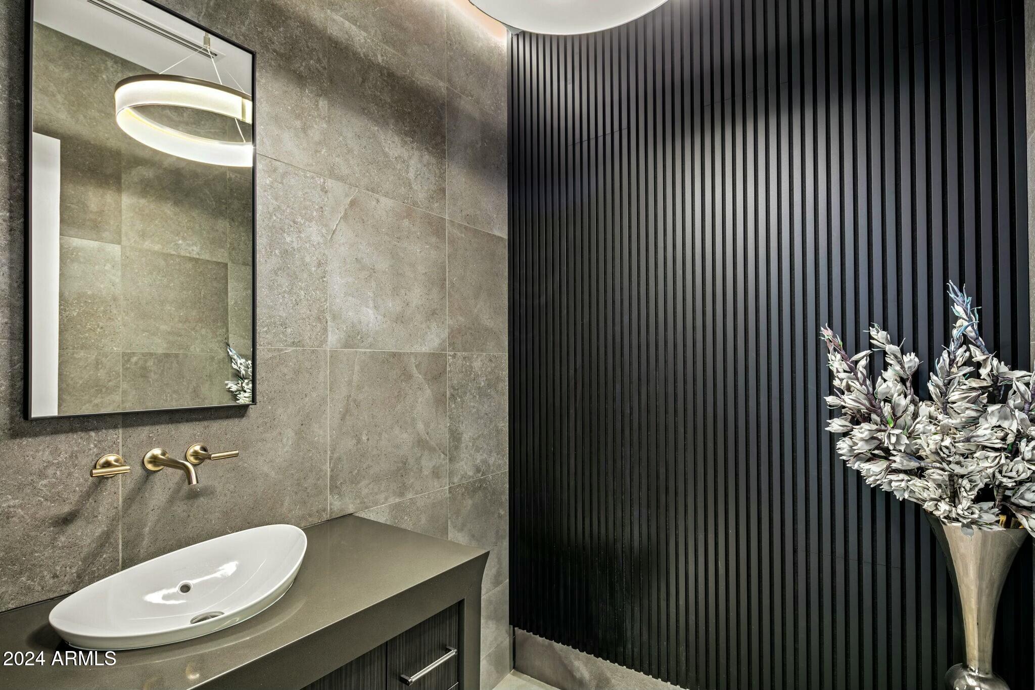 4880 E LONE MOUNTAIN Road N