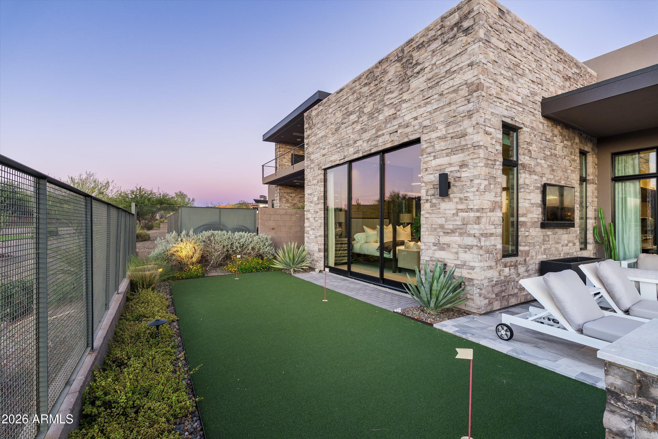 37200 N CAVE CREEK Road 1059