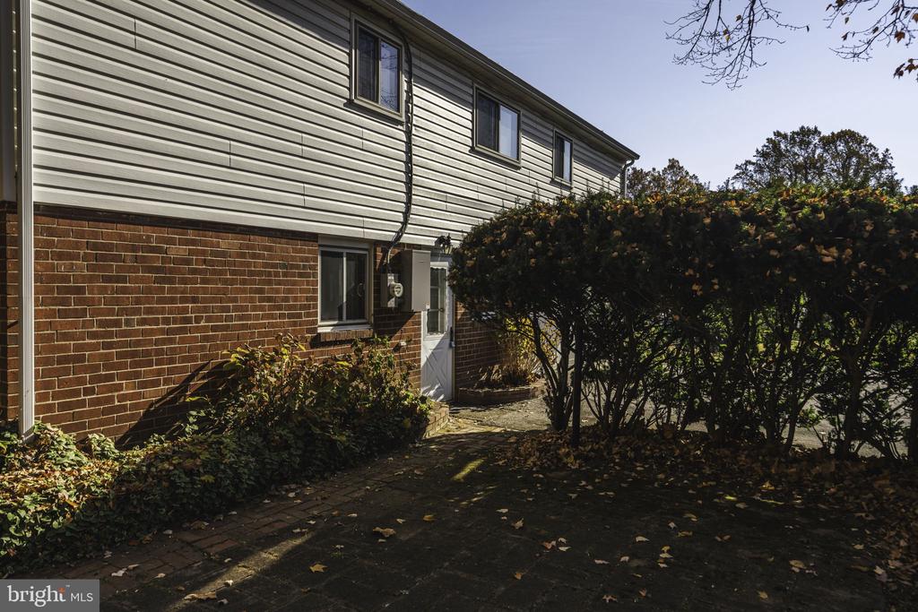 1753 MARILYN DRIVE