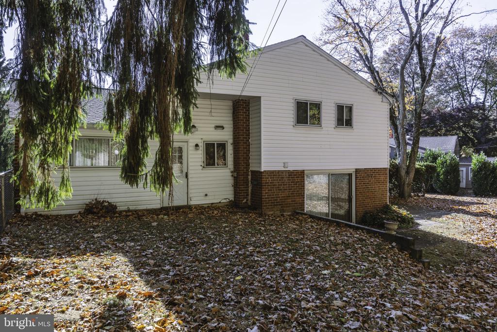 1753 MARILYN DRIVE