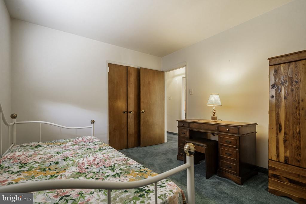 1753 MARILYN DRIVE